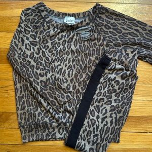 ⭐️ RANDOM HEARTS Leopard Print Leggings Set, Size Small
